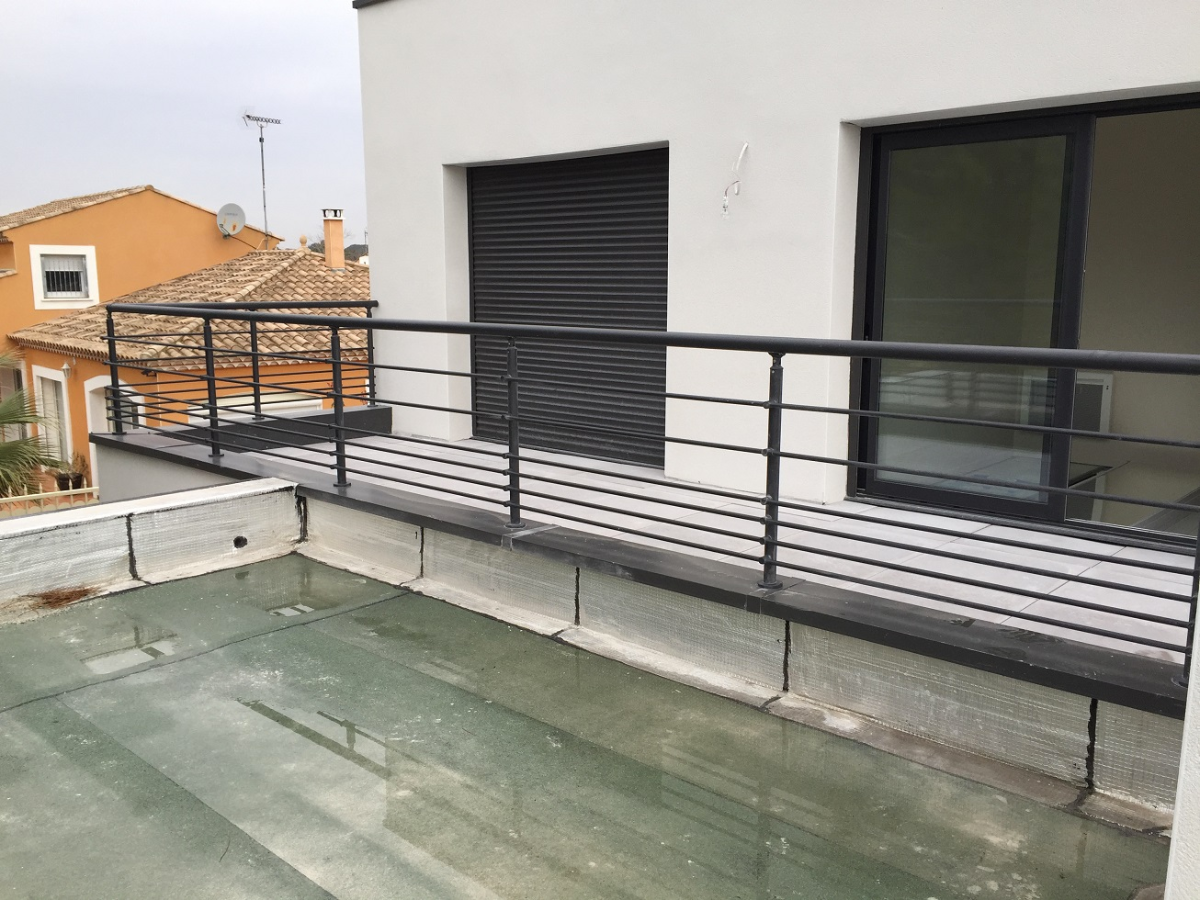 Garde corp en kit balcon en alu